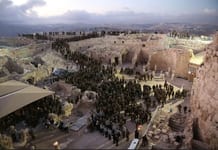 En Israël des Arabes efface l’hébreu sur des tombes Juives