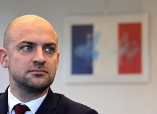 Iran, Deux diplomates français ont été arrêtés