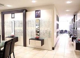 Rassemblement antisémite visant une boutique Optical Center