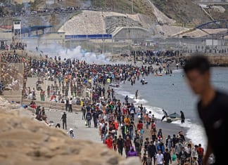 Afflux massif de migrants à Ceuta
