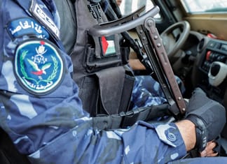 Des policiers palestiniens ont battu et détenu un réserviste de Tsahal