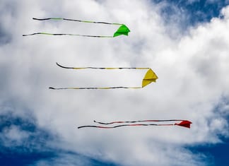 Des cerfs-volants s’élèvent à nouveau depuis Gaza