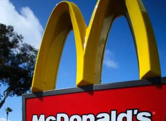 McDonald’s: suspendue après avoir insulté des clients israéliens