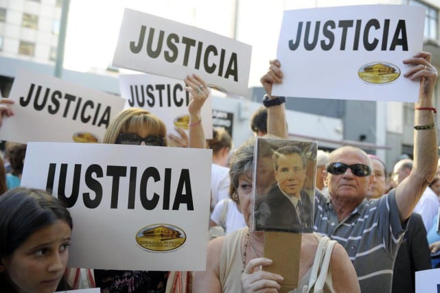 960090-manifestants-reclament-justice-pour-mort