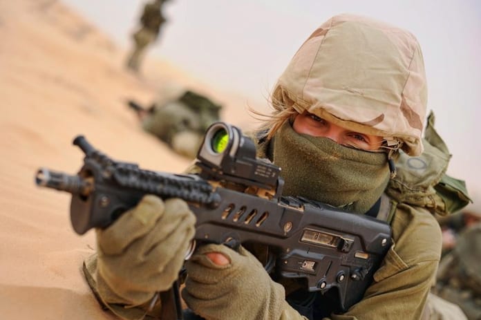 Flickr_-_Israel_Defense_Forces_-_Becoming_A_Soldier_of_the_Caracal_Battalion_(59)_916_611