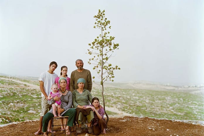 frederic-brenner-israel-occupe-une-place-a-part-dans-une-notre-imaginaire,M222078_993_662
