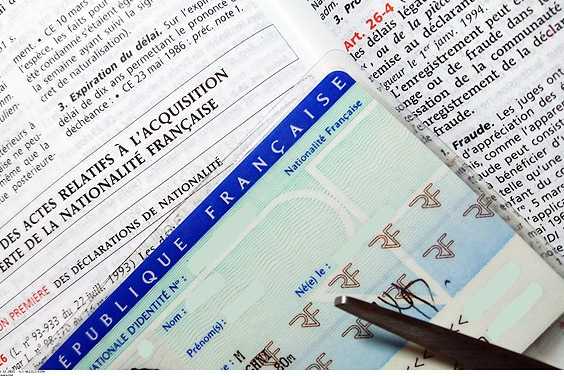 1187495_decheance-de-nationalite-pourquoi-ce-serait-une-erreur-146155-1_660x378p_564_376