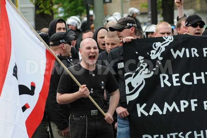 1366555057-neonazis-gather-on-may-day--berlin_1979028_770_514