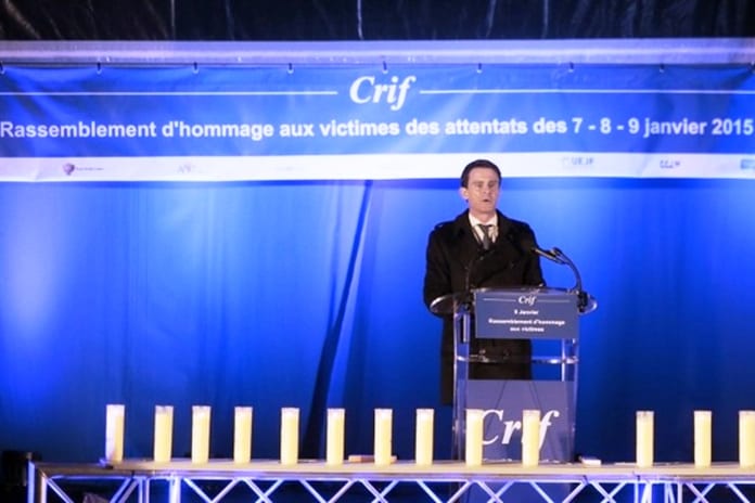Devant-l-Hyper-Cacher-Valls-souligne-l-angoisse-immense-des-Juifs-de-France_article_popin
