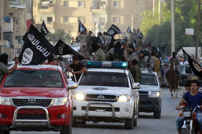 Daesh_Toyota_HiLux_1043_695