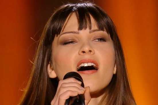 belle-naomie-rejouit-hava-naguila-rika-zarai-6-2f35c3-0@1x_551_367