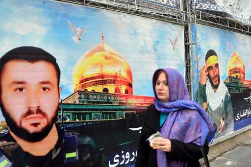 4881698_7_47c0_le-mur-des-martyrs-a-teheran-rend-hommage_17be68d04913f5b167021bddff28737e_512_342