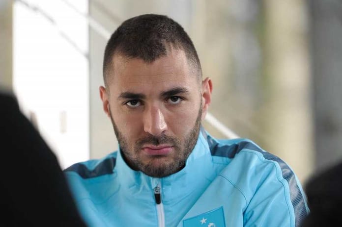 karim-benzema-23-03-2015-football-entrainement-france--clairefontaine-20150324182951-2725_949_633