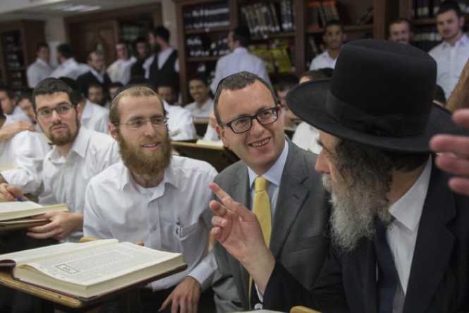 Yeshiva-Mir-YS-765x510_665_444