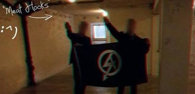 15182274-des-neonazis-font-un-salut-fasciste-dans-le-camp-de-buchenwald