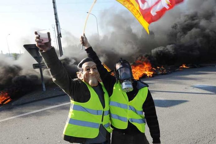 2000903_blocages-des-raffineries-un-scenario-different-de-celui-de-2010-web-tete-021961695182_786_524