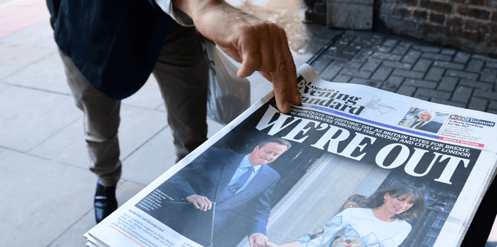 Brexit-la-petition-demandant-un-nouveau-referendum-depasse-le-million-de-signataires.gif