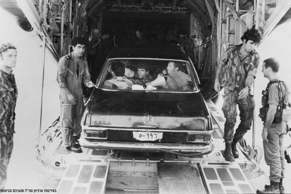 car_590_393