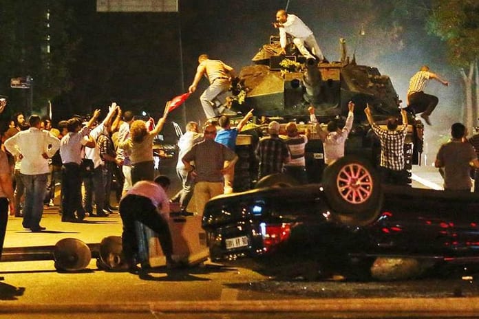 COUP_15_915_610