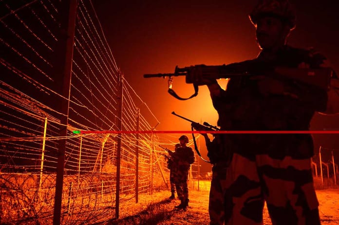 Dépolyés-sur-la-frontière-avec-le-Pakistan-les-BSF-sont-également-postés-dans-les-villes-du-Cachemire_1127_752 (1)