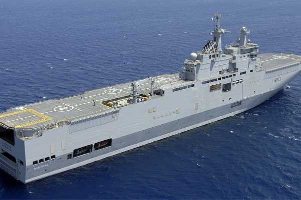 Mistral_Class_helicopter_carrier_602_401