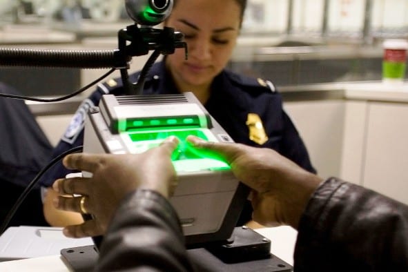 controle-aeroport-immigration-USA