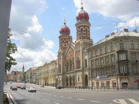 1024px-Great_Synagogue_Plzen_CZ_general_view-Miaow-Miaow