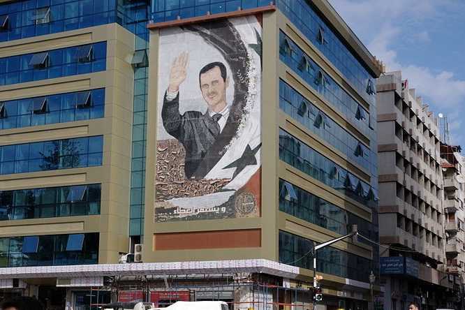 Bashar_al-Assad_mural_in_Latakia-e1443506767130_666_444