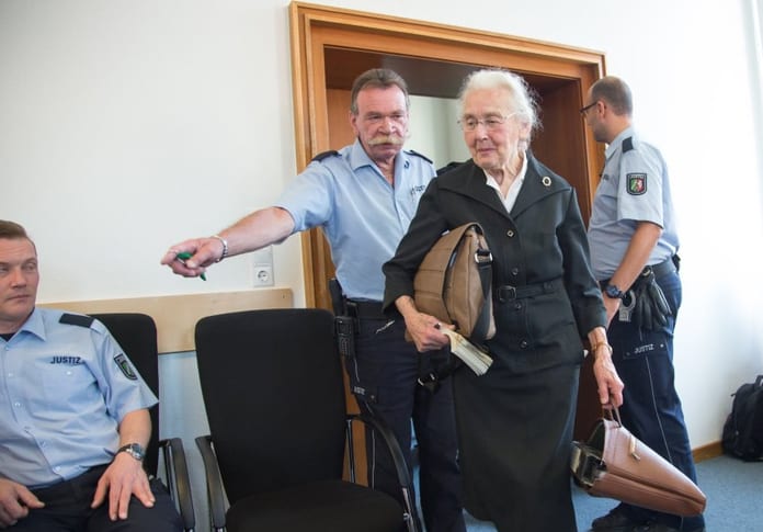 Prozess gegen Holocaust-Leugnerin Ursula Haverbeck