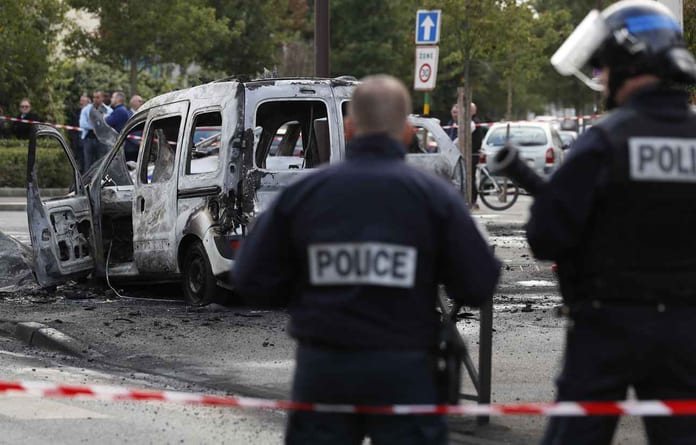 2048x1536-fit_quatre-policiers-vises-attaque-cocktails-molotov-samedi-apres-midi-viry-chatillon-essonne
