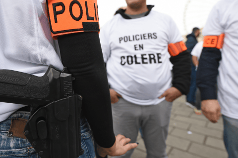manifestation-de-policiers-environ-500-personnes-a-beziers