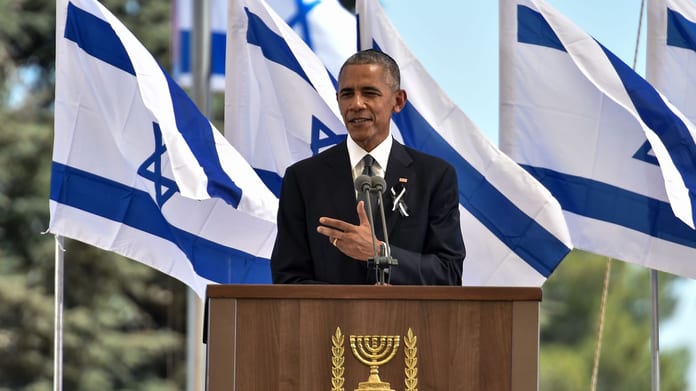 le-president-americain-barack-obama-prononce-l-hommage-funebre-de-shimon-peres-le-30-septembre-2016-lors-de-ses-obseques-au-cimetiere-du-mont-eerzl-a-jerusalem_5716341