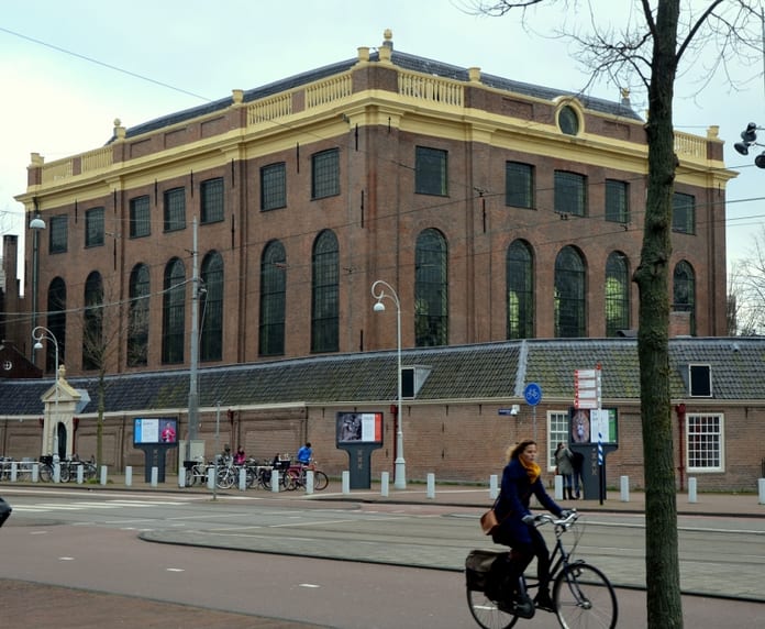 1395324178-amsterdam-jewish-portuguesesynagogue2