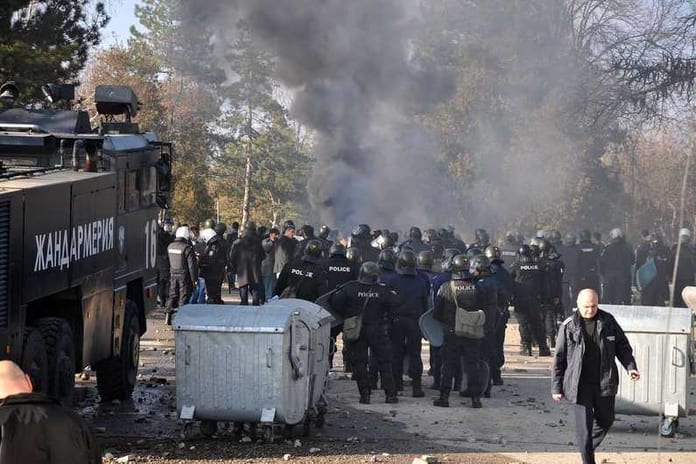 2016-11-25t055017z_2_lynxmpecan13d_rtroptp_3_bulgaria-migrants_795_530