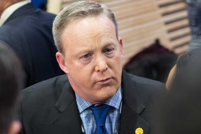 o-SEAN-SPICER-REPUBLICAN-facebook_1274_850