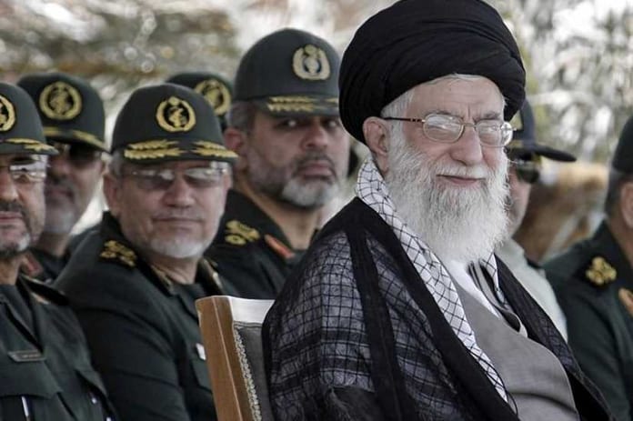 Iran-mollahs-2_827_552