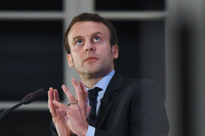 MACRON2