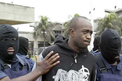 ivorian-security-forces-escort-youssef-fofana-c-towards-a-plane-headed-for-france-at-an-airport-in_758949_516_344