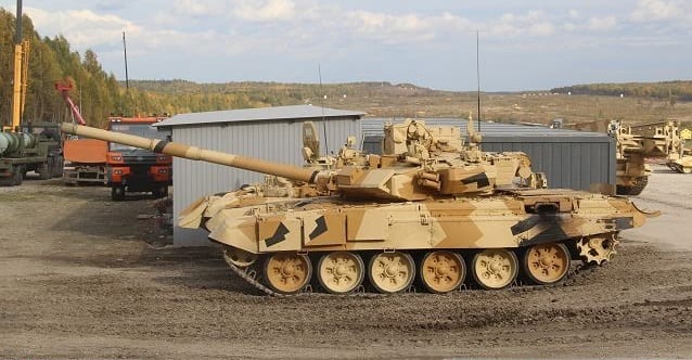 Iran_ready_to_produce_local-made_Karrar_main_battle_tank_with_features_similar_to_Russian_T-90_MBT_640_001-1