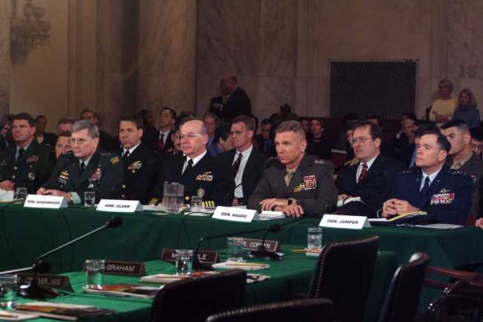 US_Navy_040210-N-2383B-190_The_top_ranking_leaders_of_the_U_694_463