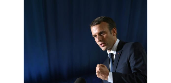 16136045-macron-critique-pour-avoir-evoque-les-gens-qui-ne-sont-rien
