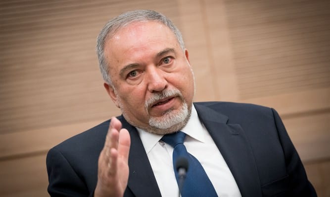 Avigdor-Lieberman-4-YS