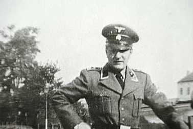 Menten-In-SS-Uniform_378_252