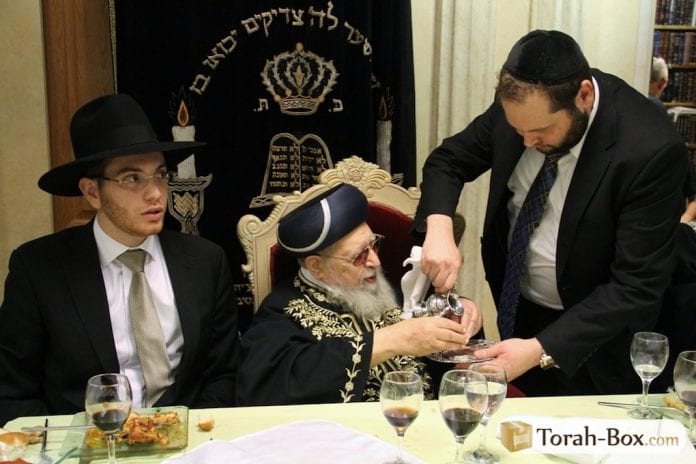 rav-ovadia-mayim-aharonim-844