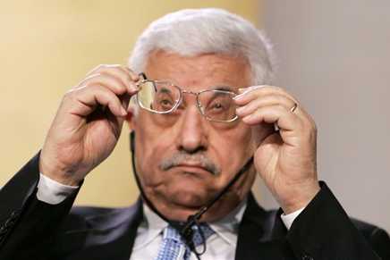 mahmoudabbascleaningglasses3_437_291