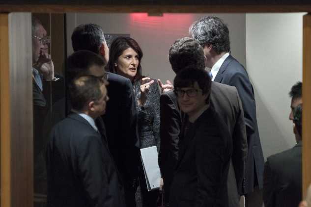 1513806-ambassadrice-americaine-nikki-haley-centre_633_422