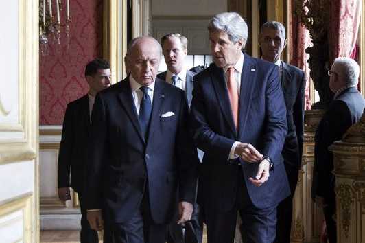 4641848_6_5ee2_laurent-fabius-au-cote-du-secretaire-d-etat_b6a793e47b2ef57472737623d0d66cd1_532_355