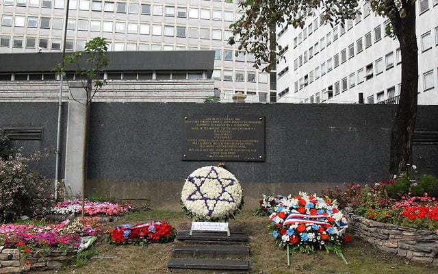 800px-Rafle_du_Vel_dHiv_plaque-640x400