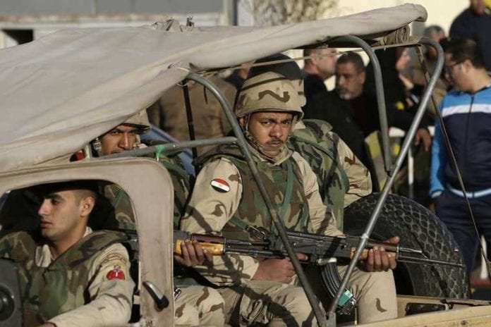 4590318_5_d855_les-policiers-et-militaires-egyptiens-sont-les_67e918800d343f9813c0535fa803507a_761_508