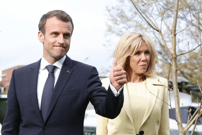 brigitte-macron-choisirait-elle-ses-tenues-en-fonction-des-relations-entre-emmanuel-macron-bernard-arnault-et-francois-pinault-1002667_950_634